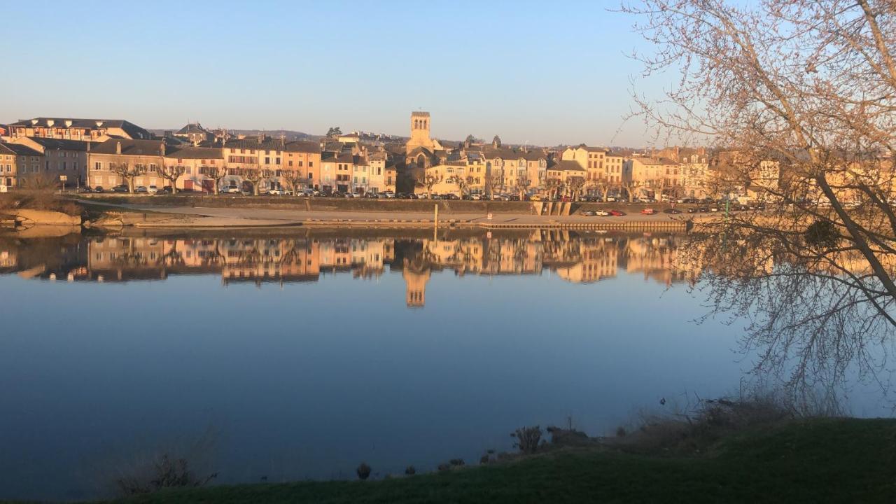 ホテル Domaine Des Jardins De La Saone トゥールニュ エクステリア 写真